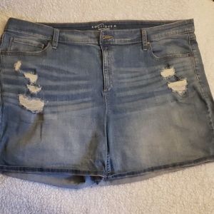 Boutique boyfriend shorts